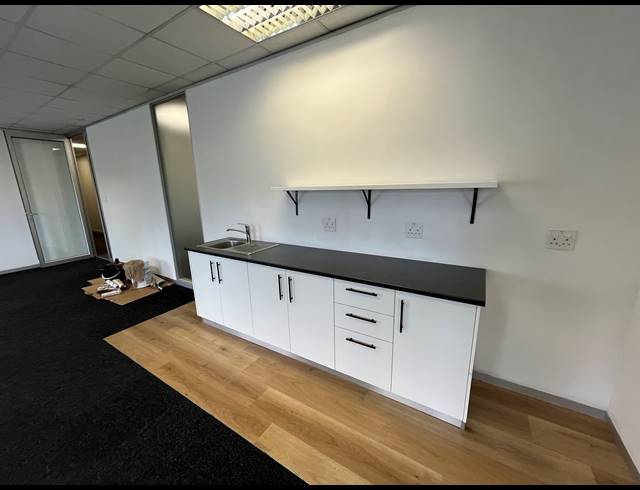 74M² OFFICE TO LET IN CONSTANTIA